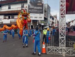 Polresta Pontianak Berikan Pengamanan Ritual Naga Tutup Mata Cap Go Meh 2574